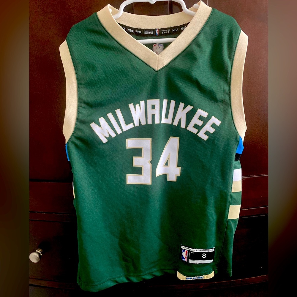 Youth S Milwaukee Bucks Jerseys
- Giannis Antetokounmpo